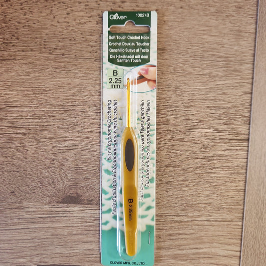Clover soft touch crochet hook B